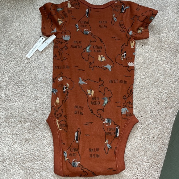 NWT onesie with lots of animals on it - Picture 4 of 4